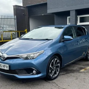 2016 Toyota Auris 1.6 D-4D Diesel Hatchback - Image 3