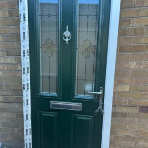 Endurance solid timber core composite door with side screen - Image 4