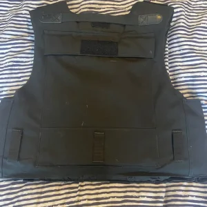 BODY ARMOUR VEST WITH BALLISTIC PANELS - Image 2