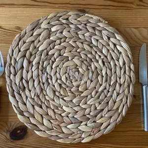 Wicker woven place mat x 4