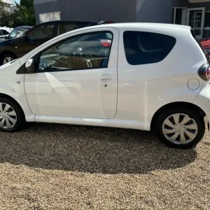 2012 Toyota AYGO 1.0 VVT-i Ice 3dr Hatchback Petrol Manual - Image 2