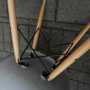 4 Grey Dining Chairs with Beech Wood Legs and Metal Frame - Image 8