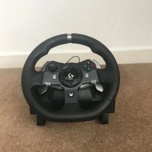 Racing wheel and pedals - Image 2