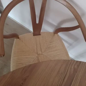Dining table and wishbone chairs - Image 3