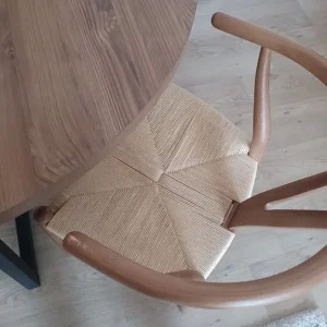 Dining table and wishbone chairs - Image 5