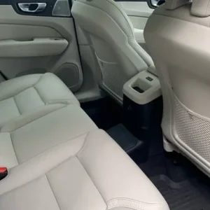 2024 Volvo XC60 Ultra T8 AWD Plug-in Hybrid - Image 6