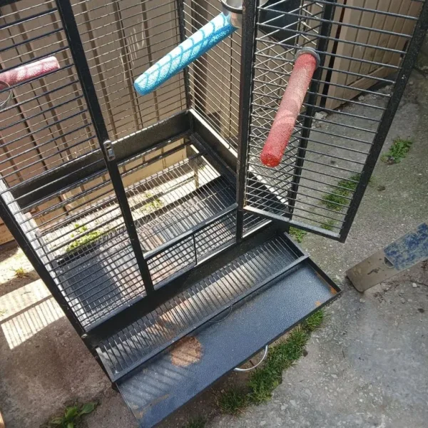 PARROTS CAGE