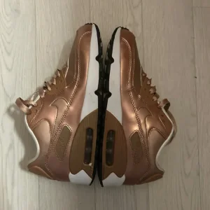 Nike Air 90 Women Size 5.5 - Image 2