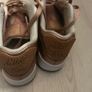 Nike Air 90 Women Size 5.5 - Image 4