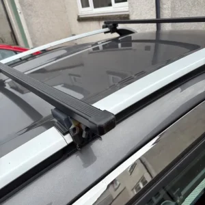 Roof box and bars - Image 3