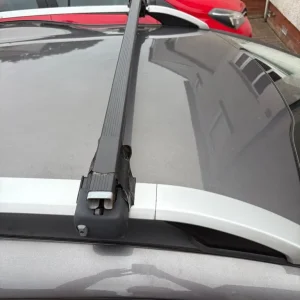 Roof box and bars - Image 4