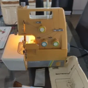 Toyota sewing machine model 3000 - Image 5