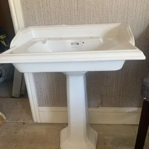 Heritage sink and pedestal