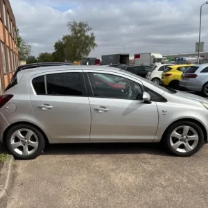 2012 Vauxhall Corsa 1.4 16V SXi Euro 5 5-door hatchback - Image 5