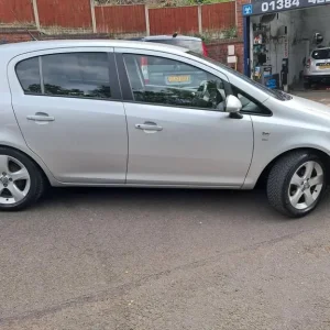2012 Vauxhall Corsa 1.4 16V SXi Euro 5 5-door hatchback - Image 8