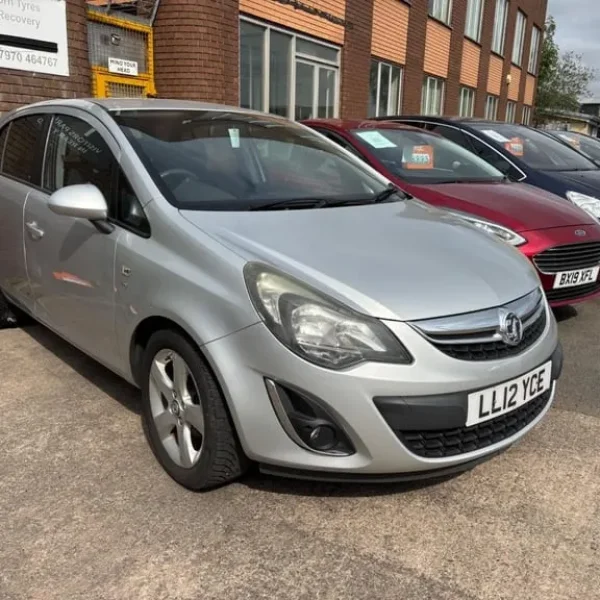 2012 Vauxhall Corsa 1.4 16V SXi Euro 5 5-door hatchback