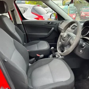 2010 Skoda Yeti 1.2 TSI S 5-door hatchback in red - Image 7