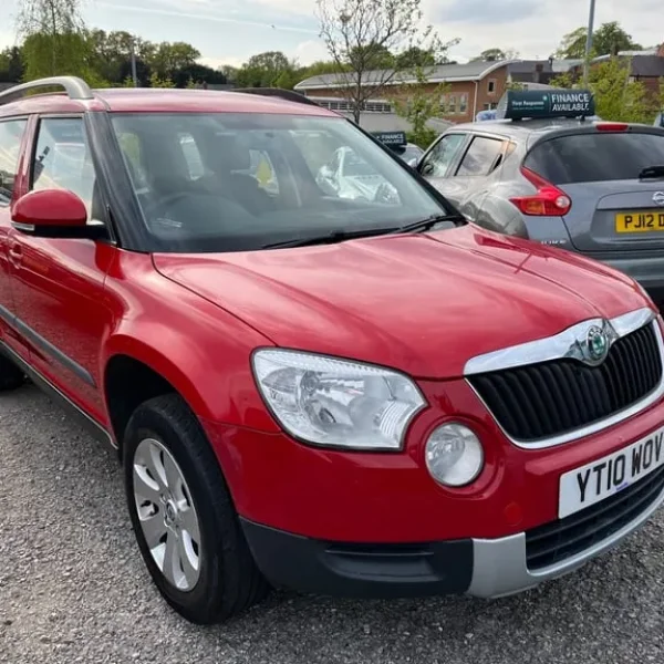 2010 Skoda Yeti 1.2 TSI S 5-door hatchback in red