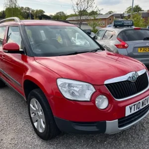 2010 Skoda Yeti 1.2 TSI S 5-door hatchback in red