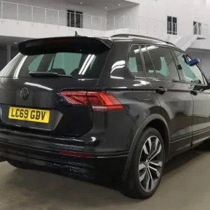 2019 Volkswagen Tiguan R-Line Tech Diesel SUV - Image 4