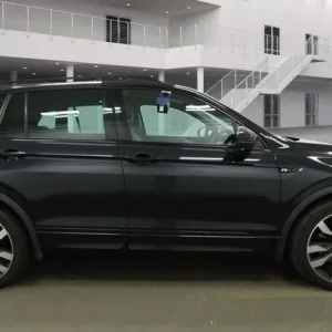 2019 Volkswagen Tiguan R-Line Tech Diesel SUV - Image 5