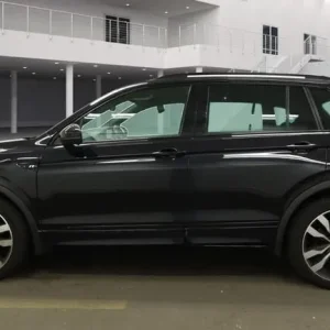 2019 Volkswagen Tiguan R-Line Tech Diesel SUV - Image 6