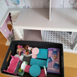 dolls house with many extras