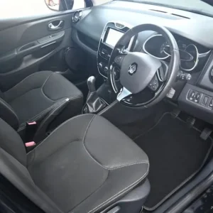 2016 Renault Clio 1.5 dCi Dynamique Nav Hatchback - Image 5