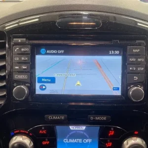 2018 Nissan Juke Tekna 5-door with leather seats and navigation - Image 3