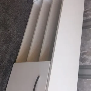 High gloss tv unit