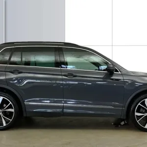 2022 Volkswagen Tiguan R-Line 2.0 TDI 4Motion Diesel Estate - Image 4