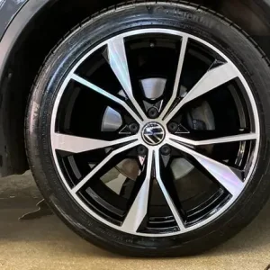 2022 Volkswagen Tiguan R-Line 2.0 TDI 4Motion Diesel Estate - Image 5