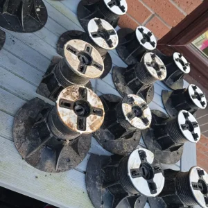 Self levelling adjustable height porcelain paving pedestals Eterno Ivica 75-215mm - Image 2