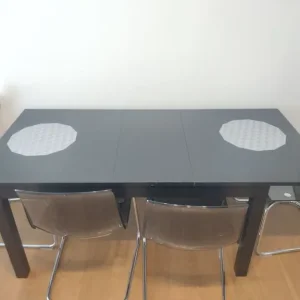 Extendable black dining table with 4 chairs - Image 2