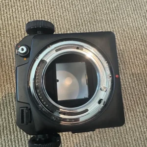 Mamiya RZ67 medium format camera with lenses and accessories - Image 3
