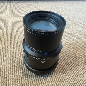 Mamiya RZ67 medium format camera with lenses and accessories - Image 5