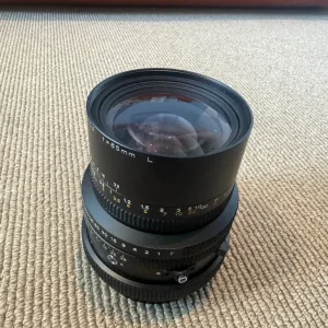 Mamiya RZ67 medium format camera with lenses and accessories - Image 6