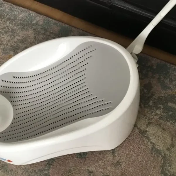 Nuby baby bath and cot mobile