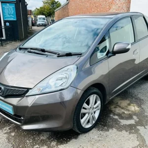 2013 Honda Jazz 1.4 i-VTEC ES Plus Hatchback - Image 2