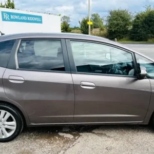 2013 Honda Jazz 1.4 i-VTEC ES Plus Hatchback - Image 3