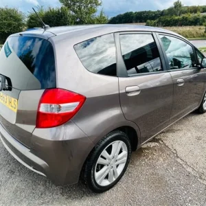 2013 Honda Jazz 1.4 i-VTEC ES Plus Hatchback - Image 6