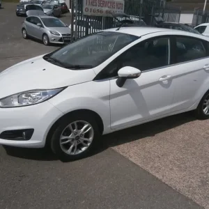 2014 Ford Fiesta 1.25 Zetec 5-door Hatchback - Image 2
