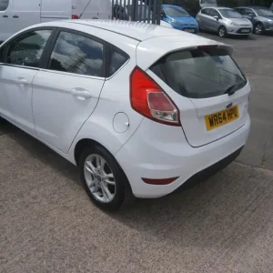 2014 Ford Fiesta 1.25 Zetec 5-door Hatchback - Image 6