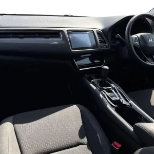 2020 Honda HR-V 1.5 i-VTEC SE 5dr Hatchback PETROL Manual - Image 2