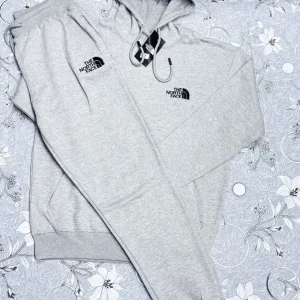 Mens Northface hoodies size small to xxl - Image 2