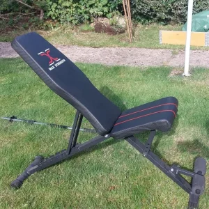 Fully adjustable & foldable weight bench