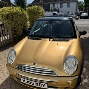 2005 Mini Hatchback 1.6L 3-door - Image 2