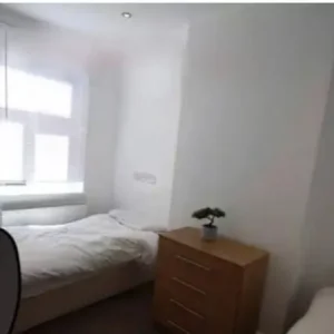 Double room available - Image 3