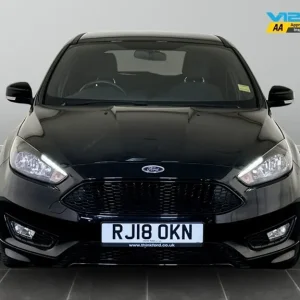 2018 Ford Focus ST-Line 1.0 EcoBoost with Navigation and All the Smart Features - Image 5