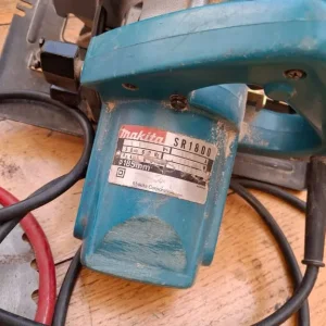 Makita 110 volt hand electric saw - Image 2